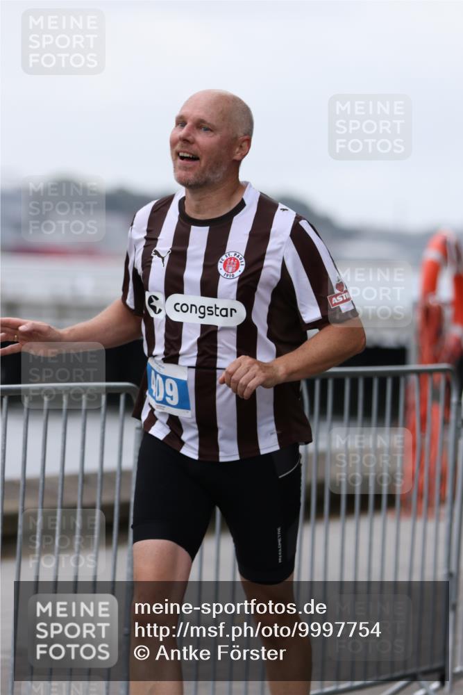 16.08.2026 - KN Förde Triathlon 2026 Antke Förster http://msf.ph/oto/9997754 16.08.2026 12:21:55 Laufen  meine-sportfotos.de