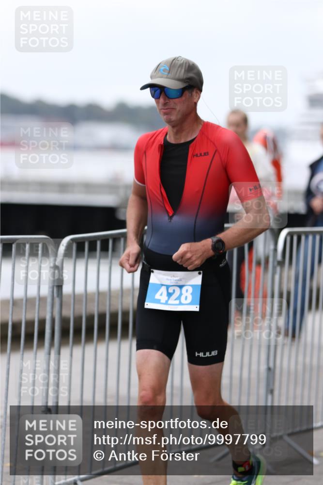 16.08.2026 - KN Förde Triathlon 2026 Antke Förster http://msf.ph/oto/9997799 16.08.2026 12:23:16 Laufen  meine-sportfotos.de