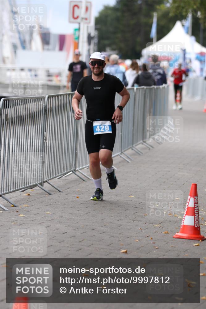16.08.2026 - KN Förde Triathlon 2026 Antke Förster http://msf.ph/oto/9997812 16.08.2026 12:23:46 Laufen  meine-sportfotos.de