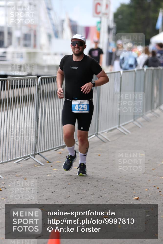 16.08.2026 - KN Förde Triathlon 2026 Antke Förster http://msf.ph/oto/9997813 16.08.2026 12:23:47 Laufen  meine-sportfotos.de