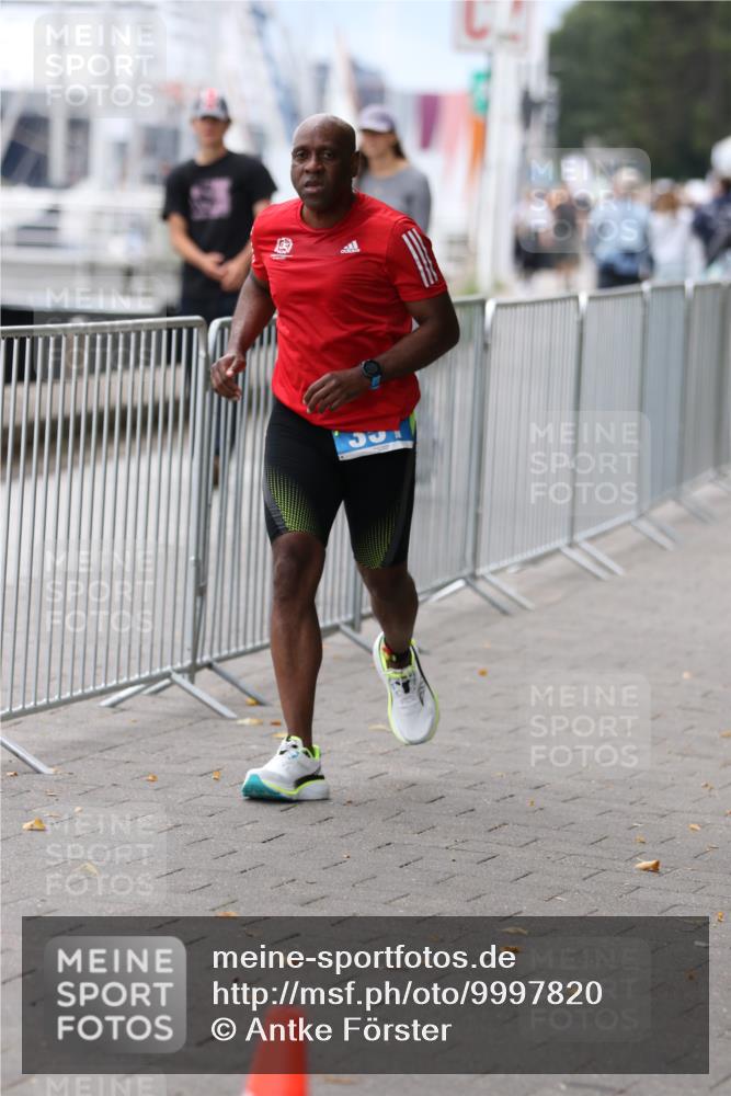 16.08.2026 - KN Förde Triathlon 2026 Antke Förster http://msf.ph/oto/9997820 16.08.2026 12:24:04 Laufen  meine-sportfotos.de