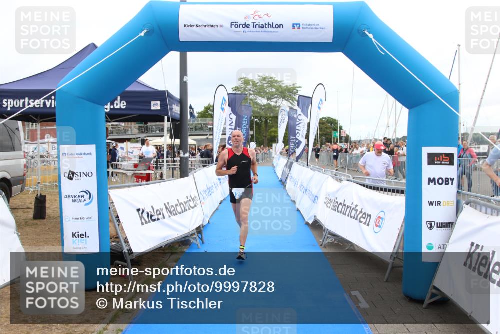 16.08.2026 - KN Förde Triathlon 2026 Markus Tischler http://msf.ph/oto/9997828 16.08.2026 12:02:08 Ziel 325, 325 meine-sportfotos.de