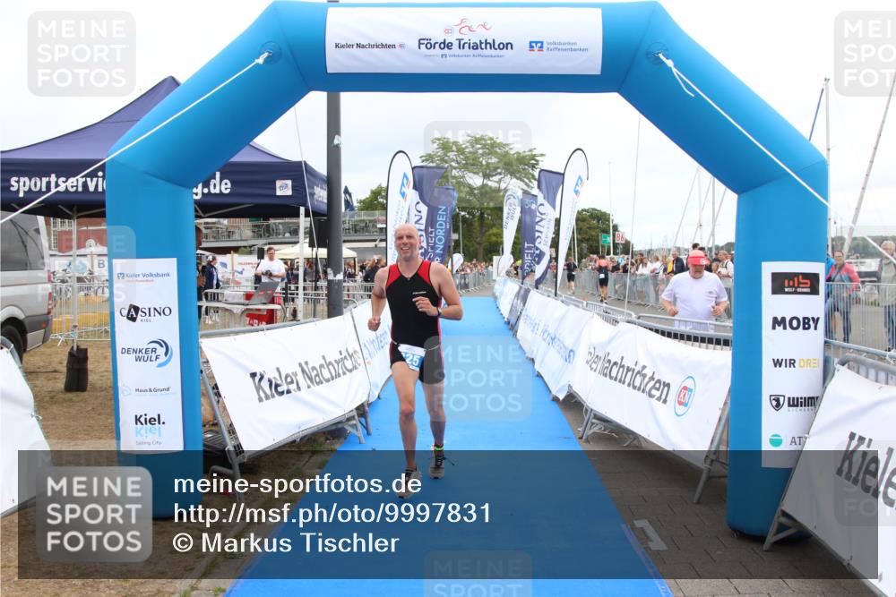 16.08.2026 - KN Förde Triathlon 2026 Markus Tischler http://msf.ph/oto/9997831 16.08.2026 12:02:08 Ziel 325, 325 meine-sportfotos.de
