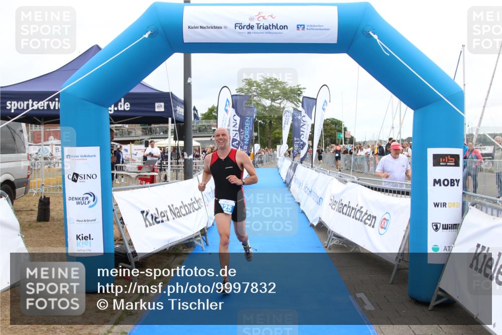 16.08.2026 - KN Förde Triathlon 2026 Markus Tischler http://msf.ph/oto/9997832 16.08.2026 12:02:08 Ziel 325, 325 meine-sportfotos.de