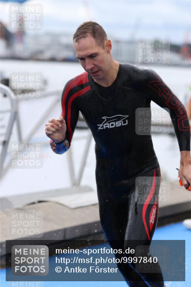 16.08.2026 - KN Förde Triathlon 2026 Antke Förster http://msf.ph/oto/9997840 16.08.2026 12:37:29 Schwimmen 501, 502, 503, 362, 510 meine-sportfotos.de