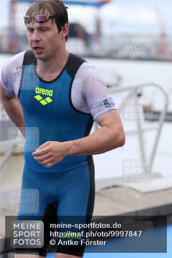 16.08.2026 - KN Förde Triathlon 2026 Antke Förster http://msf.ph/oto/9997847 16.08.2026 12:37:52 Schwimmen 362, 510 meine-sportfotos.de