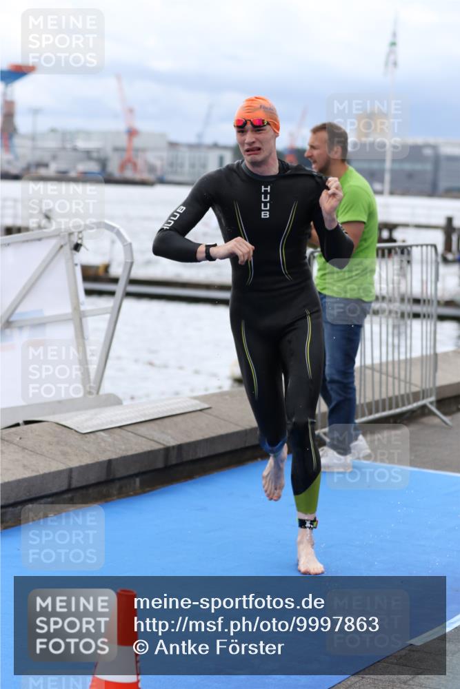 16.08.2026 - KN Förde Triathlon 2026 Antke Förster http://msf.ph/oto/9997863 16.08.2026 12:39:58 Schwimmen 512, 518, 508, 526, 531 meine-sportfotos.de