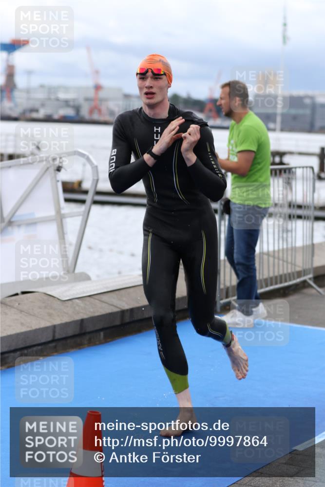 16.08.2026 - KN Förde Triathlon 2026 Antke Förster http://msf.ph/oto/9997864 16.08.2026 12:39:59 Schwimmen 512, 518, 508, 526, 531 meine-sportfotos.de