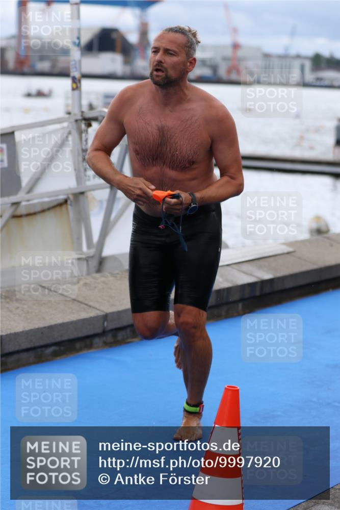 16.08.2026 - KN Förde Triathlon 2026 Antke Förster http://msf.ph/oto/9997920 16.08.2026 12:41:16 Schwimmen 506, 507, 519, 521, 520, 523, 527, 528, 540, 543 meine-sportfotos.de