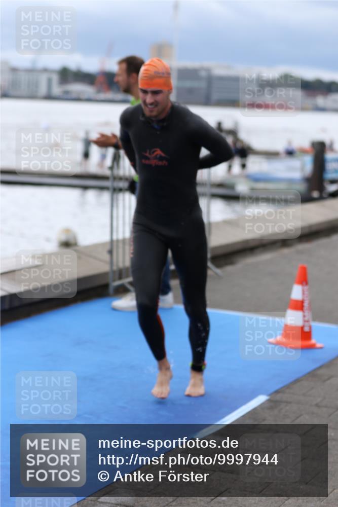16.08.2026 - KN Förde Triathlon 2026 Antke Förster http://msf.ph/oto/9997944 16.08.2026 12:41:35 Schwimmen 506, 523, 527, 528, 540, 543, 511, 520, 524, 527 meine-sportfotos.de