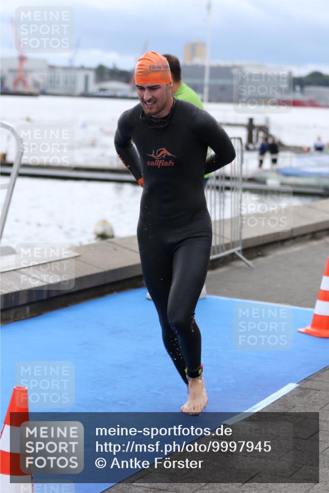 16.08.2026 - KN Förde Triathlon 2026 Antke Förster http://msf.ph/oto/9997945 16.08.2026 12:41:35 Schwimmen 506, 523, 527, 528, 540, 543, 511, 520, 524, 527 meine-sportfotos.de