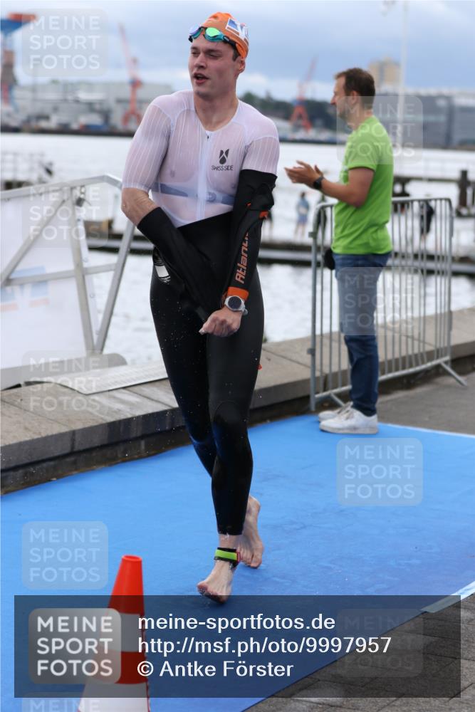 16.08.2026 - KN Förde Triathlon 2026 Antke Förster http://msf.ph/oto/9997957 16.08.2026 12:41:49 Schwimmen 511, 520, 527, 528, 540, 524, 542 meine-sportfotos.de