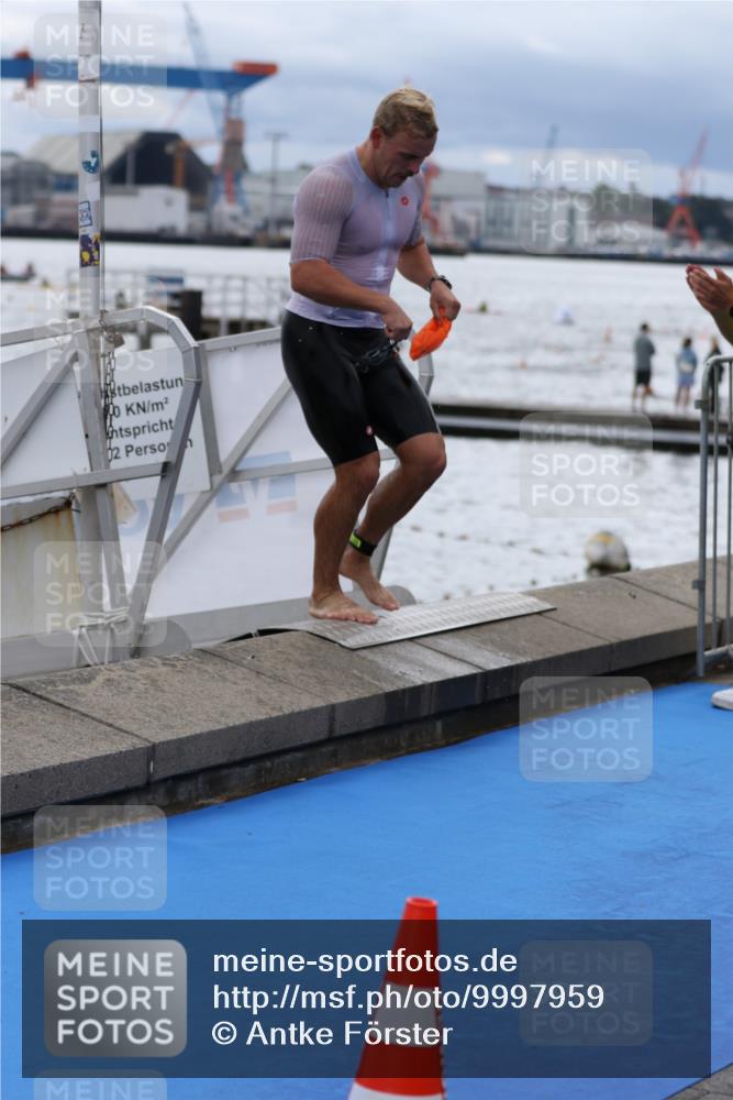 16.08.2026 - KN Förde Triathlon 2026 Antke Förster http://msf.ph/oto/9997959 16.08.2026 12:41:58 Schwimmen 511, 520, 524, 527, 542, 590 meine-sportfotos.de