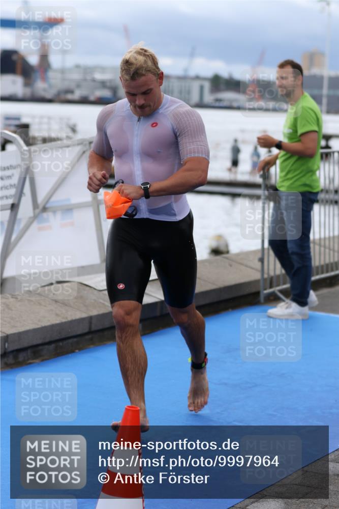 16.08.2026 - KN Förde Triathlon 2026 Antke Förster http://msf.ph/oto/9997964 16.08.2026 12:42:00 Schwimmen 511, 520, 524, 527, 542, 590 meine-sportfotos.de