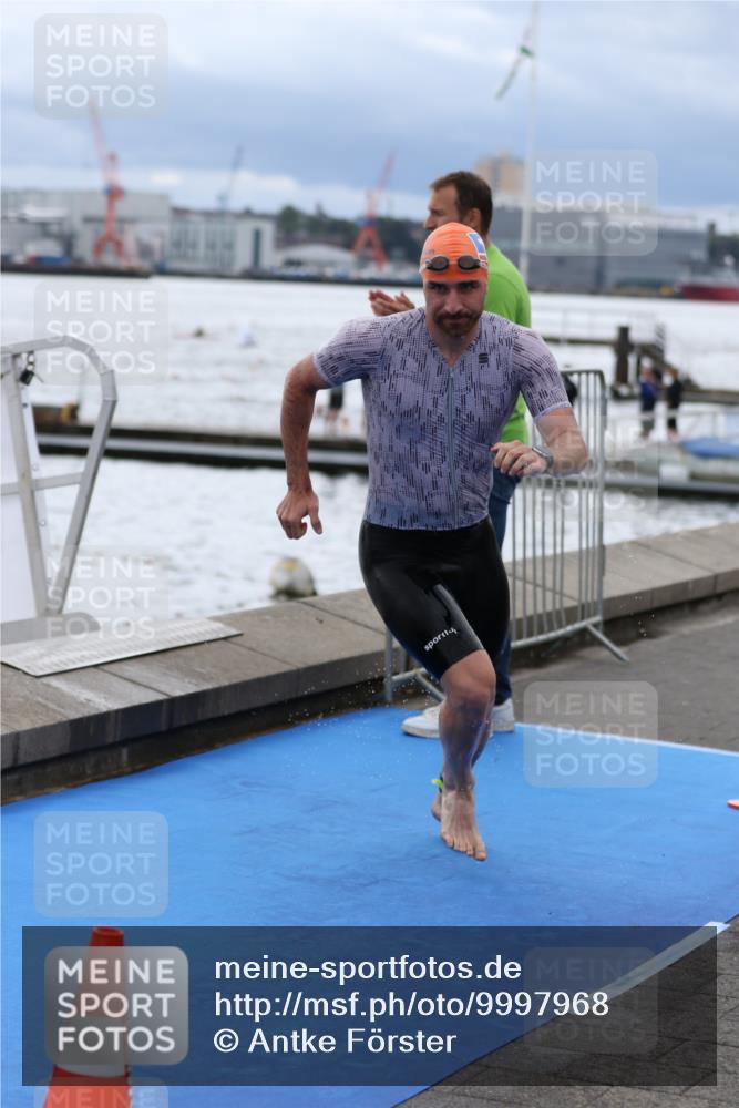 16.08.2026 - KN Förde Triathlon 2026 Antke Förster http://msf.ph/oto/9997968 16.08.2026 12:42:11 Schwimmen 511, 524, 533, 538, 542, 547, 590 meine-sportfotos.de