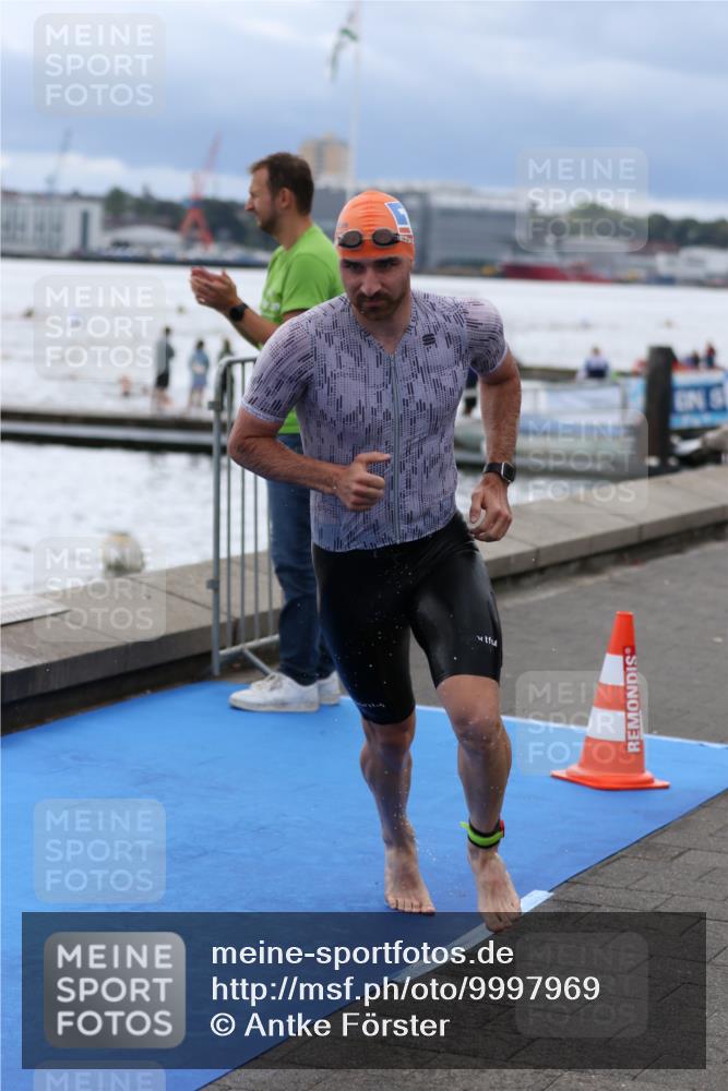 16.08.2026 - KN Förde Triathlon 2026 Antke Förster http://msf.ph/oto/9997969 16.08.2026 12:42:11 Schwimmen 511, 524, 533, 538, 542, 547, 590 meine-sportfotos.de