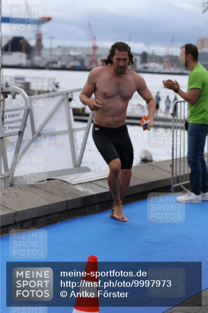 16.08.2026 - KN Förde Triathlon 2026 Antke Förster http://msf.ph/oto/9997973 16.08.2026 12:42:18 Schwimmen 524, 542, 533, 538, 547, 590 meine-sportfotos.de
