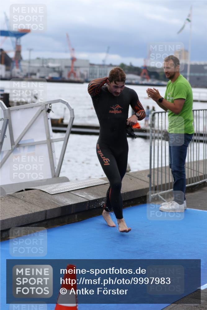 16.08.2026 - KN Förde Triathlon 2026 Antke Förster http://msf.ph/oto/9997983 16.08.2026 12:42:27 Schwimmen 533, 542, 547, 590, 530, 538, 547 meine-sportfotos.de