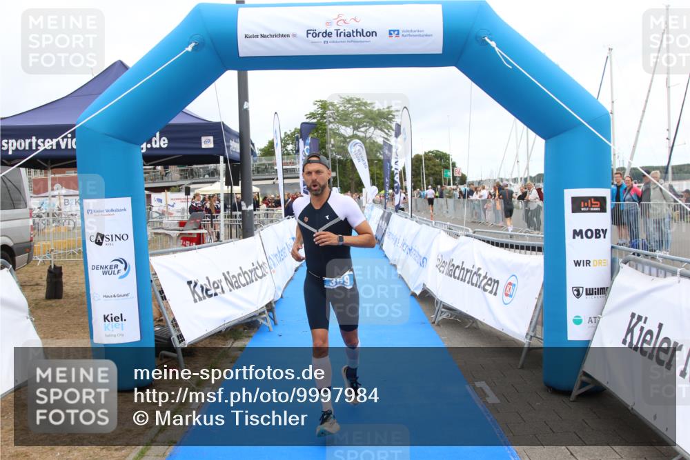 16.08.2026 - KN Förde Triathlon 2026 Markus Tischler http://msf.ph/oto/9997984 16.08.2026 12:05:00 Ziel 359, 359 meine-sportfotos.de