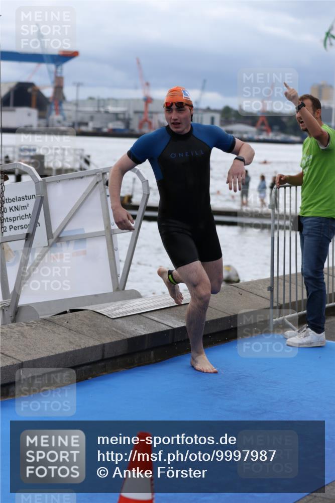 16.08.2026 - KN Förde Triathlon 2026 Antke Förster http://msf.ph/oto/9997987 16.08.2026 12:42:33 Schwimmen 533, 542, 547, 590, 530, 538 meine-sportfotos.de