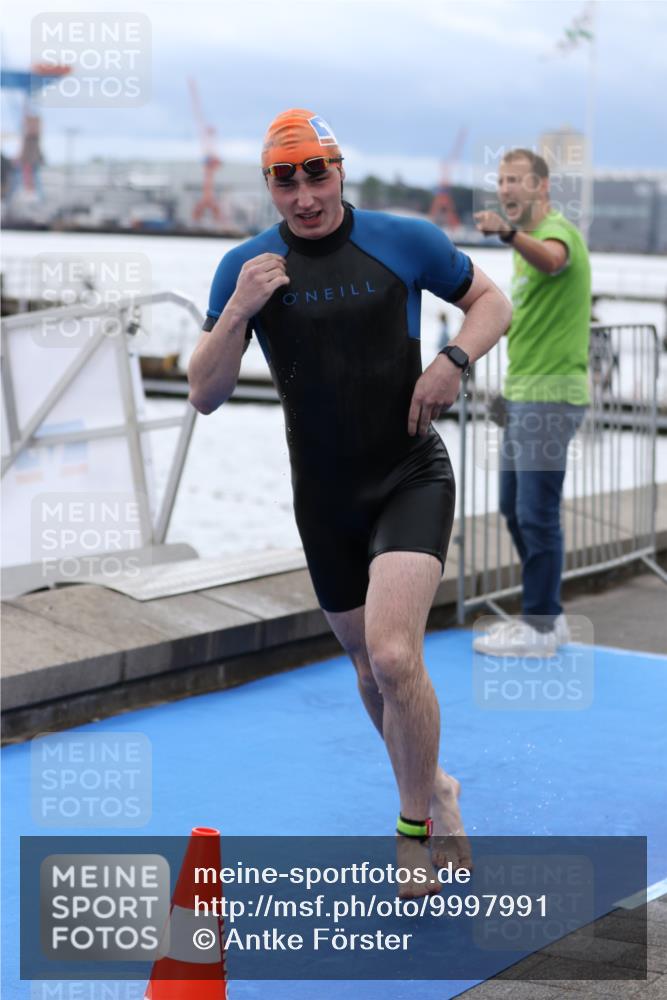 16.08.2026 - KN Förde Triathlon 2026 Antke Förster http://msf.ph/oto/9997991 16.08.2026 12:42:34 Schwimmen 533, 538, 542, 547, 590, 530, 538 meine-sportfotos.de