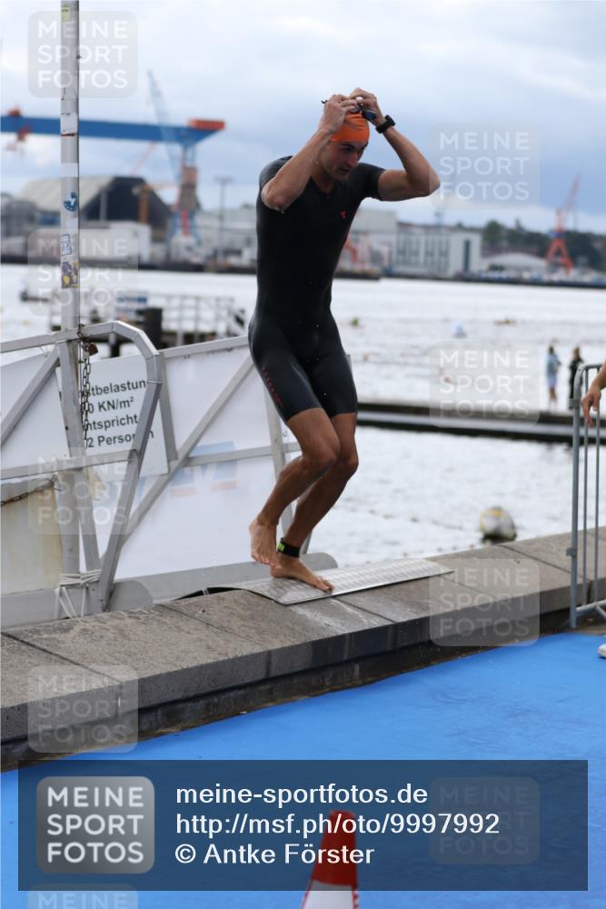 16.08.2026 - KN Förde Triathlon 2026 Antke Förster http://msf.ph/oto/9997992 16.08.2026 12:42:52 Schwimmen 530, 538, 547, 525, 530 meine-sportfotos.de