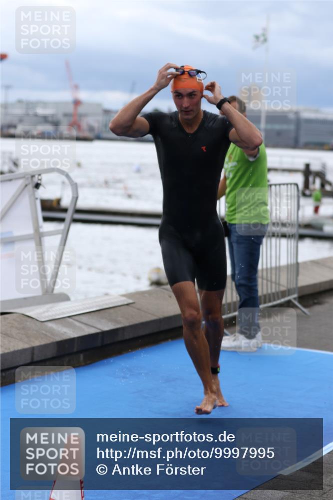 16.08.2026 - KN Förde Triathlon 2026 Antke Förster http://msf.ph/oto/9997995 16.08.2026 12:42:52 Schwimmen 530, 538, 547, 525, 530 meine-sportfotos.de