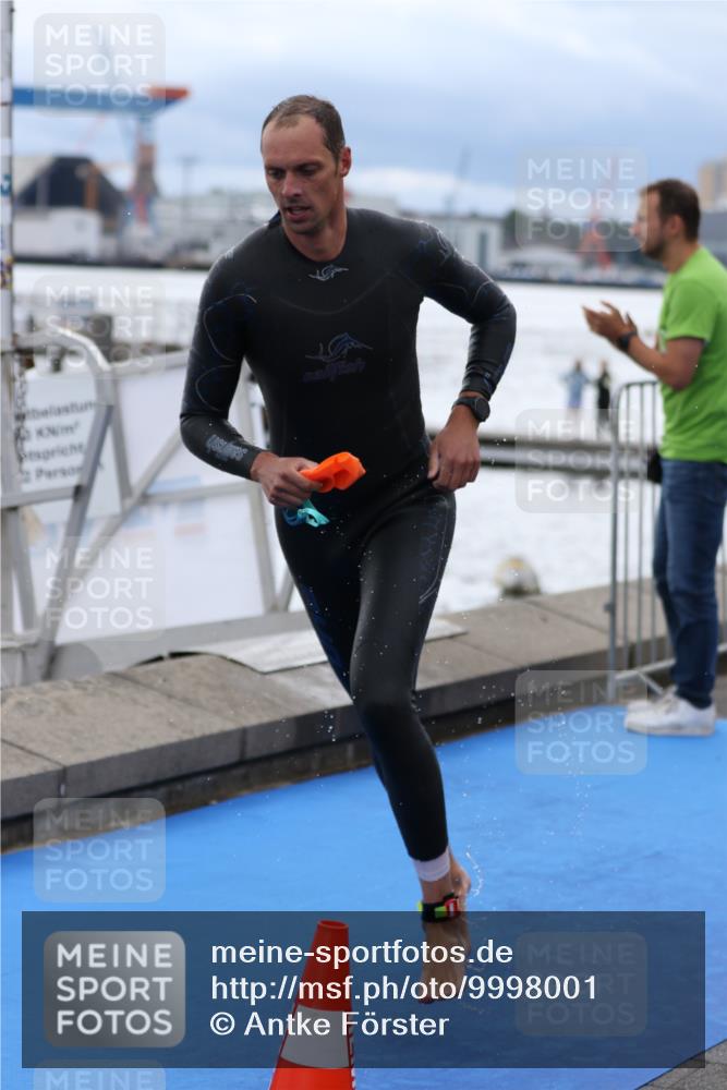 16.08.2026 - KN Förde Triathlon 2026 Antke Förster http://msf.ph/oto/9998001 16.08.2026 12:43:11 Schwimmen 530, 525, 551 meine-sportfotos.de