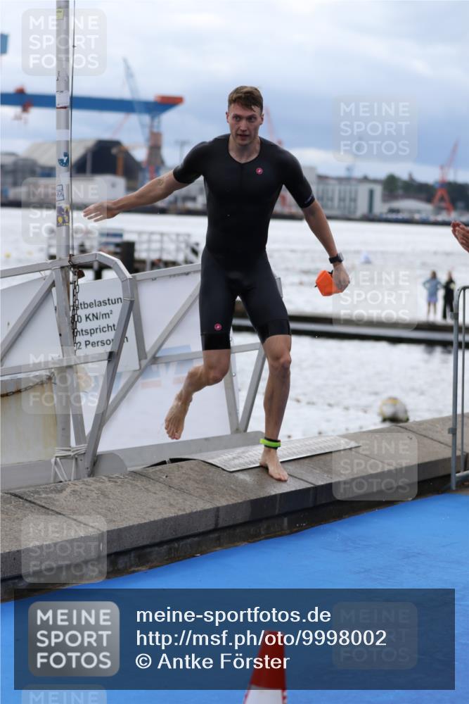 16.08.2026 - KN Förde Triathlon 2026 Antke Förster http://msf.ph/oto/9998002 16.08.2026 12:43:19 Schwimmen 525, 551, 551, 552 meine-sportfotos.de