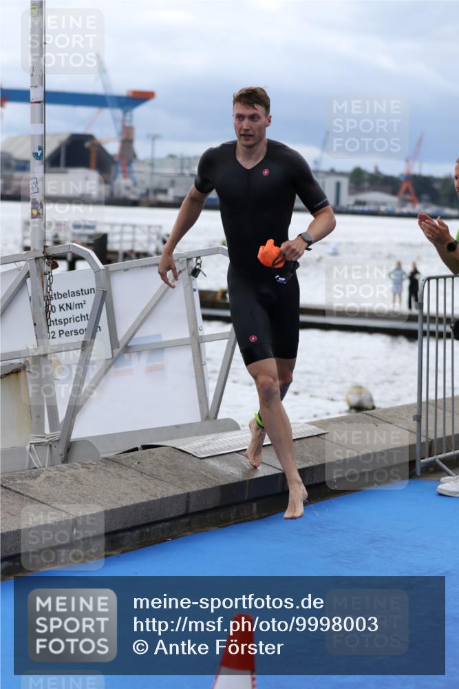 16.08.2026 - KN Förde Triathlon 2026 Antke Förster http://msf.ph/oto/9998003 16.08.2026 12:43:19 Schwimmen 525, 551, 551, 552 meine-sportfotos.de