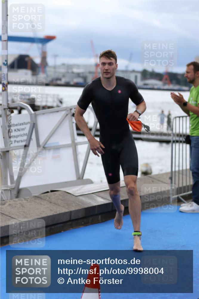 16.08.2026 - KN Förde Triathlon 2026 Antke Förster http://msf.ph/oto/9998004 16.08.2026 12:43:19 Schwimmen 525, 551, 551, 552 meine-sportfotos.de