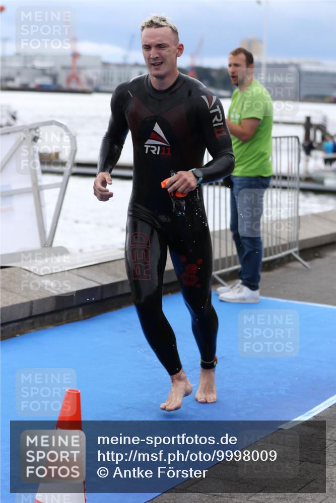 16.08.2026 - KN Förde Triathlon 2026 Antke Förster http://msf.ph/oto/9998009 16.08.2026 12:43:42 Schwimmen 551, 552, 553 meine-sportfotos.de