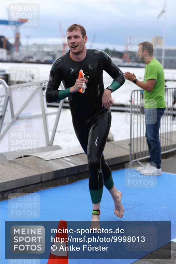 16.08.2026 - KN Förde Triathlon 2026 Antke Förster http://msf.ph/oto/9998013 16.08.2026 12:44:05 Schwimmen 552, 553, 532, 544, 548, 558, 575 meine-sportfotos.de