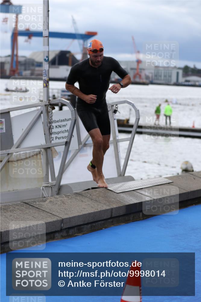 16.08.2026 - KN Förde Triathlon 2026 Antke Förster http://msf.ph/oto/9998014 16.08.2026 12:44:08 Schwimmen 553, 532, 544, 548, 558, 575 meine-sportfotos.de