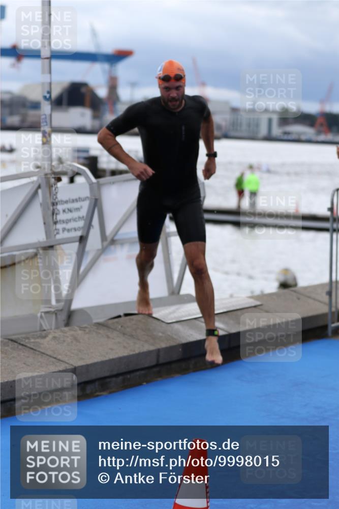 16.08.2026 - KN Förde Triathlon 2026 Antke Förster http://msf.ph/oto/9998015 16.08.2026 12:44:09 Schwimmen 553, 575, 532, 544, 548, 558, 575 meine-sportfotos.de