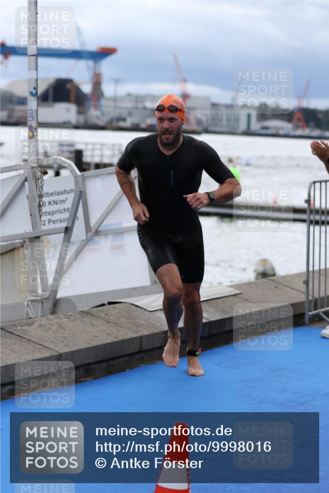 16.08.2026 - KN Förde Triathlon 2026 Antke Förster http://msf.ph/oto/9998016 16.08.2026 12:44:09 Schwimmen 553, 575, 532, 544, 548, 558, 575 meine-sportfotos.de