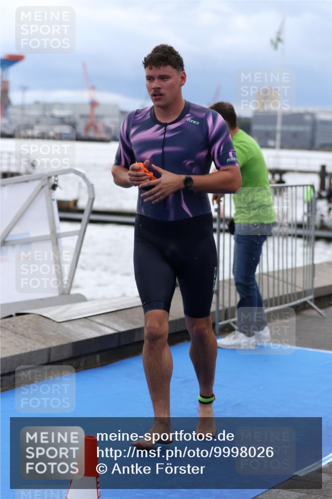 16.08.2026 - KN Förde Triathlon 2026 Antke Förster http://msf.ph/oto/9998026 16.08.2026 12:44:23 Schwimmen 532, 553, 558, 575, 541, 544, 546, 548, 556, 598 meine-sportfotos.de