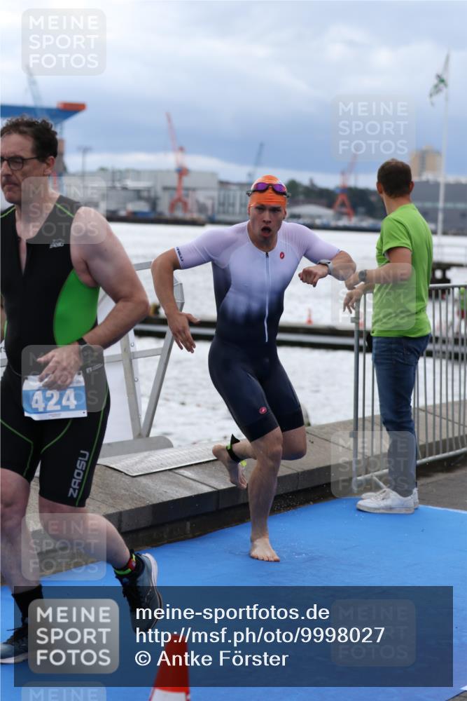 16.08.2026 - KN Förde Triathlon 2026 Antke Förster http://msf.ph/oto/9998027 16.08.2026 12:44:26 Schwimmen 532, 548, 553, 558, 575, 541, 544, 546, 548, 556, 588, 598 meine-sportfotos.de