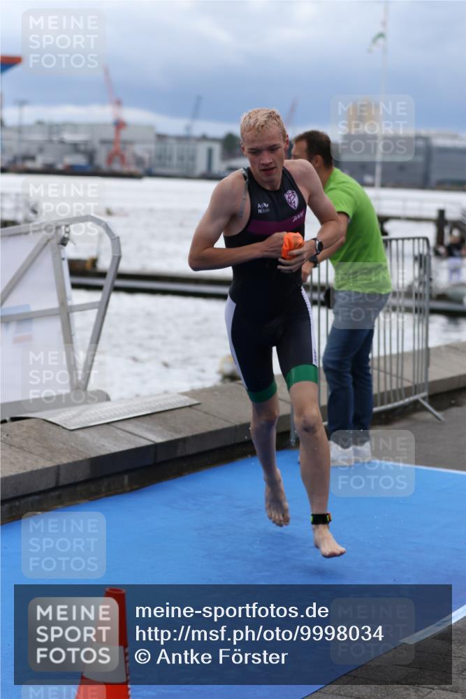 16.08.2026 - KN Förde Triathlon 2026 Antke Förster http://msf.ph/oto/9998034 16.08.2026 12:44:36 Schwimmen 532, 544, 548, 558, 598, 541, 546, 549, 556, 588, 598 meine-sportfotos.de