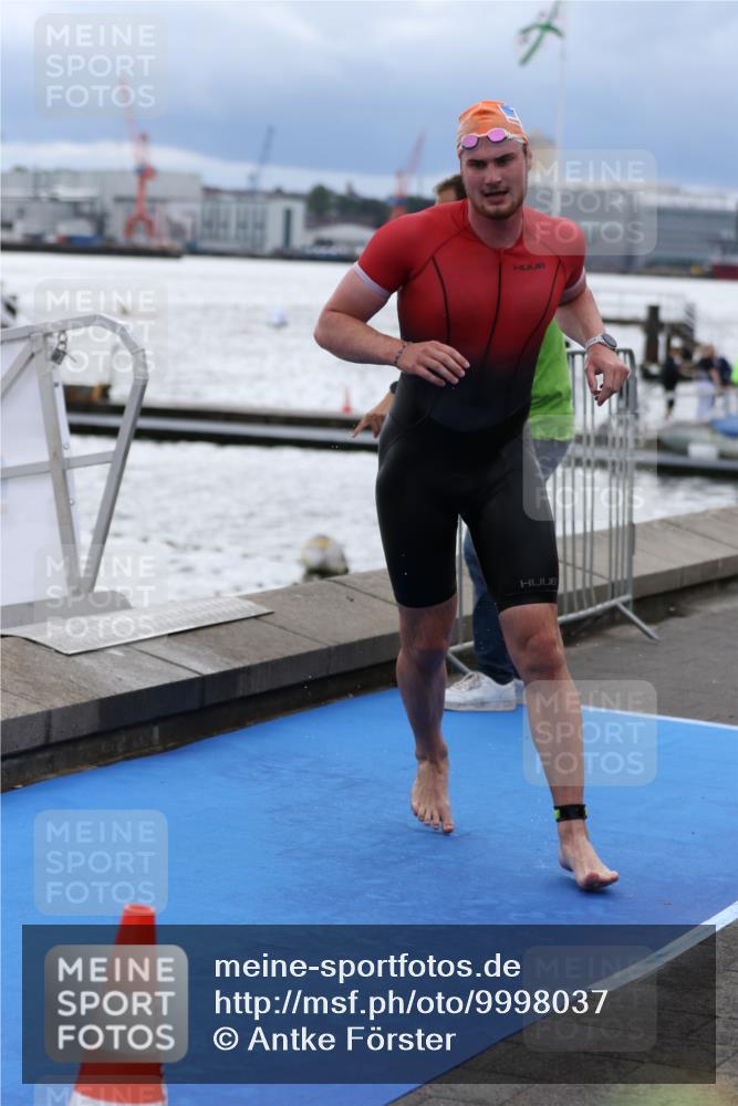 16.08.2026 - KN Förde Triathlon 2026 Antke Förster http://msf.ph/oto/9998037 16.08.2026 12:44:38 Schwimmen 532, 544, 548, 556, 558, 598, 541, 546, 549, 588 meine-sportfotos.de