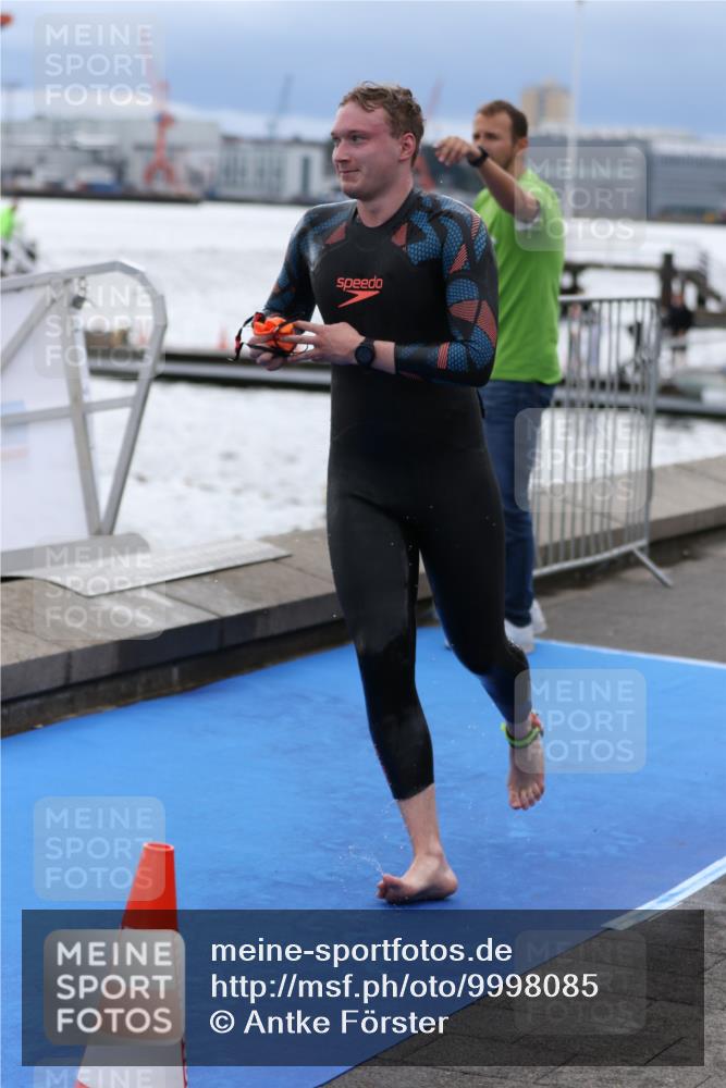 16.08.2026 - KN Förde Triathlon 2026 Antke Förster http://msf.ph/oto/9998085 16.08.2026 12:45:54 Schwimmen 515, 545, 561, 562, 580, 587, 517, 535, 555, 557, 561, 569, 571, 701 meine-sportfotos.de