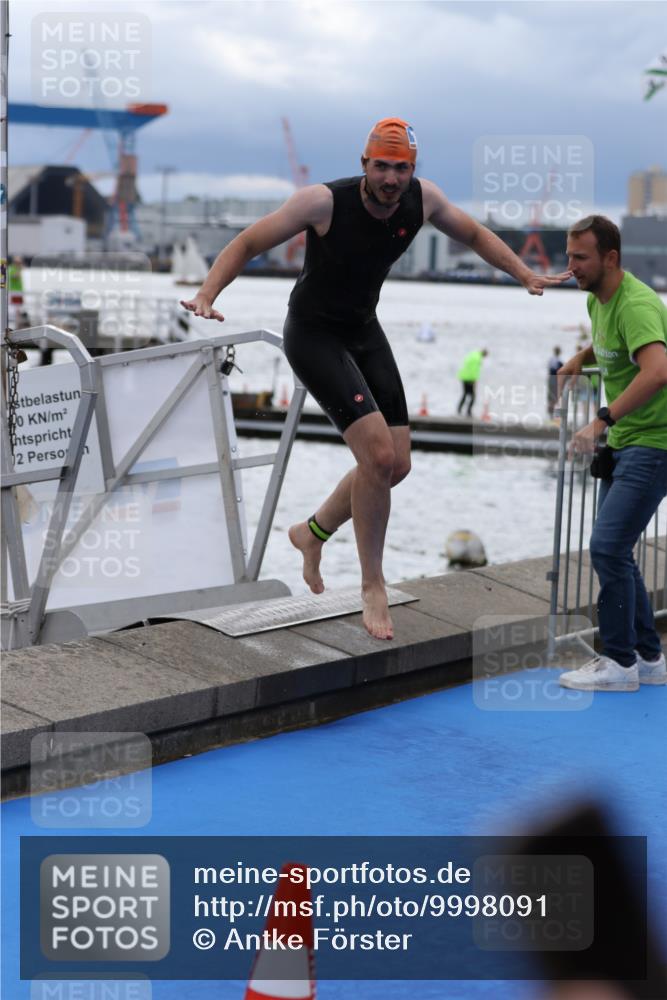 16.08.2026 - KN Förde Triathlon 2026 Antke Förster http://msf.ph/oto/9998091 16.08.2026 12:46:07 Schwimmen 515, 557, 561, 562, 580, 517, 535, 555, 569, 571, 701, 710 meine-sportfotos.de