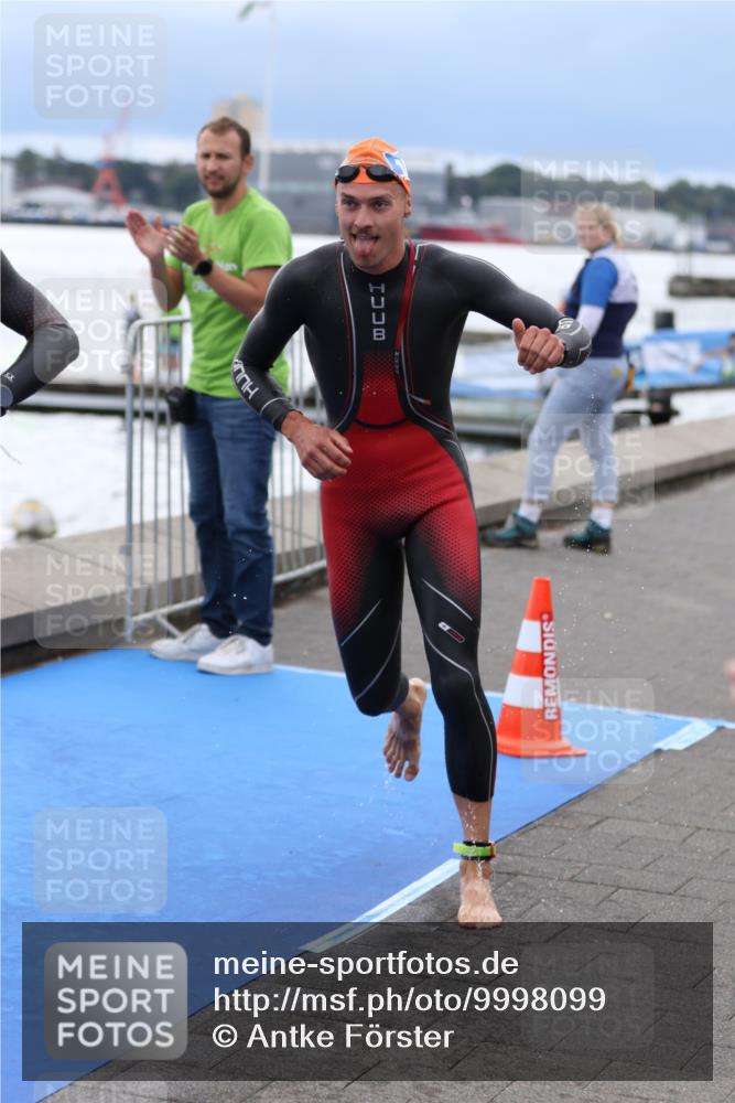 16.08.2026 - KN Förde Triathlon 2026 Antke Förster http://msf.ph/oto/9998099 16.08.2026 12:46:11 Schwimmen 515, 535, 557, 561, 562, 571, 580, 517, 555, 569, 701, 710 meine-sportfotos.de