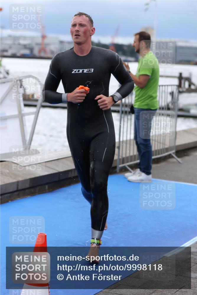 16.08.2026 - KN Förde Triathlon 2026 Antke Förster http://msf.ph/oto/9998118 16.08.2026 12:46:50 Schwimmen 566, 703, 710, 585, 591, 708 meine-sportfotos.de