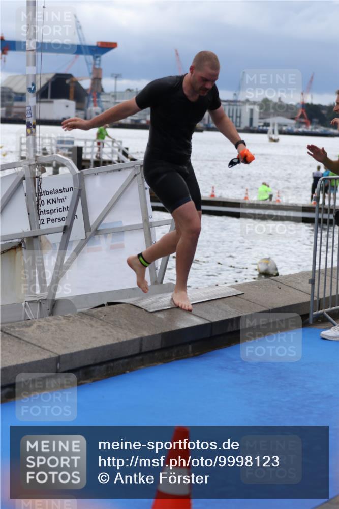 16.08.2026 - KN Förde Triathlon 2026 Antke Förster http://msf.ph/oto/9998123 16.08.2026 12:46:58 Schwimmen 566, 591, 703, 585, 705, 708 meine-sportfotos.de