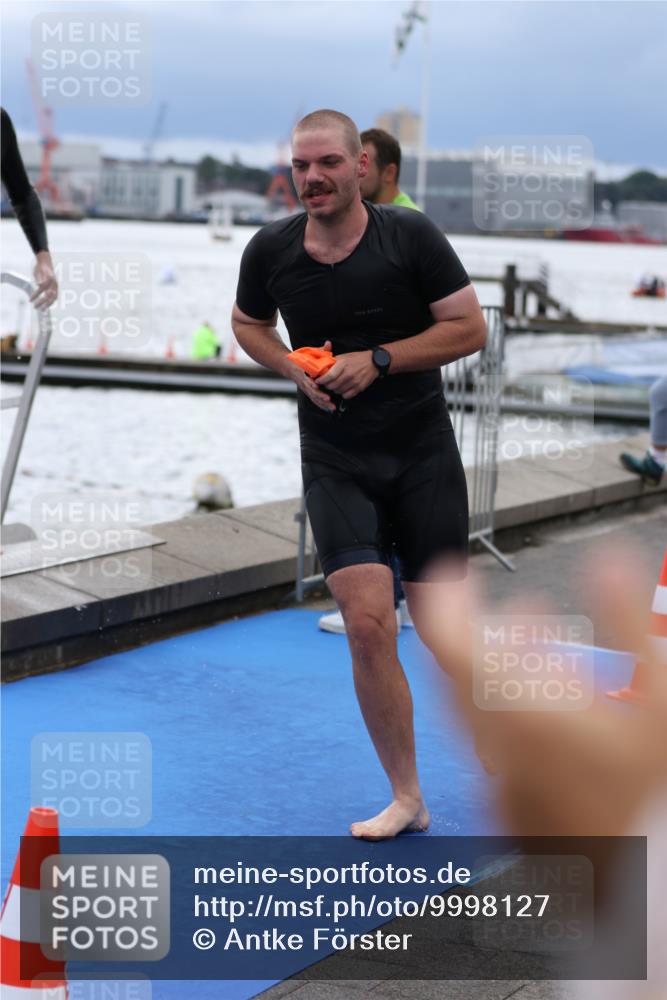 16.08.2026 - KN Förde Triathlon 2026 Antke Förster http://msf.ph/oto/9998127 16.08.2026 12:47:00 Schwimmen 566, 585, 591, 703, 708, 705, 708 meine-sportfotos.de
