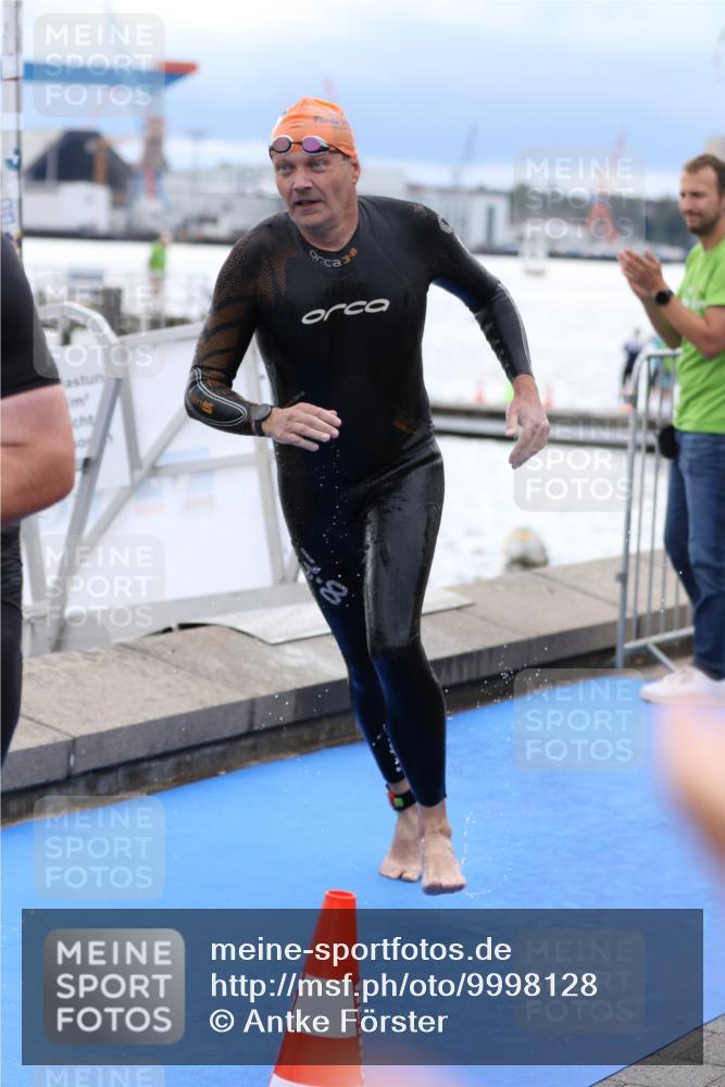 16.08.2026 - KN Förde Triathlon 2026 Antke Förster http://msf.ph/oto/9998128 16.08.2026 12:47:01 Schwimmen 566, 585, 591, 703, 708, 705 meine-sportfotos.de