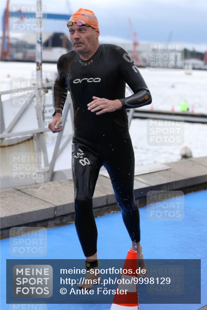 16.08.2026 - KN Förde Triathlon 2026 Antke Förster http://msf.ph/oto/9998129 16.08.2026 12:47:01 Schwimmen 566, 585, 591, 703, 708, 705 meine-sportfotos.de