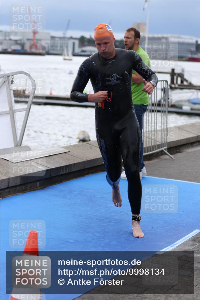 16.08.2026 - KN Förde Triathlon 2026 Antke Förster http://msf.ph/oto/9998134 16.08.2026 12:47:23 Schwimmen 585, 705, 708, 565, 567, 572, 573, 579, 583, 702, 705, 707, 712 meine-sportfotos.de