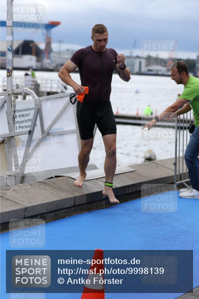 16.08.2026 - KN Förde Triathlon 2026 Antke Förster http://msf.ph/oto/9998139 16.08.2026 12:47:30 Schwimmen 567, 579, 705, 565, 567, 572, 573, 583, 702, 707, 712 meine-sportfotos.de